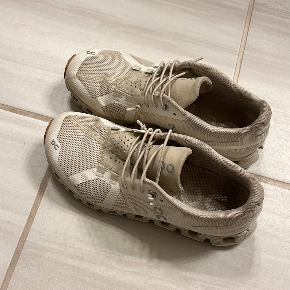 On Running Shoes, Size 6